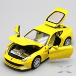 01:32 liga modelo de porta do carro Luz Open Sound Toy carro fresco Decoração Presente perfeito Car