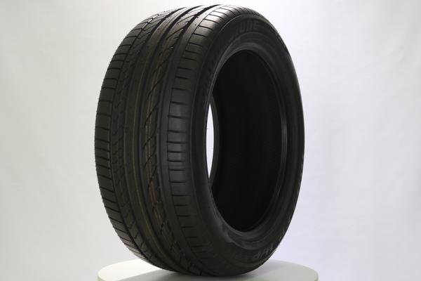 Pneu Aro 19 Bridgestone 285/45R19 111W Dueler Sport H/P Runflat (Orig. BMW X5/x6 Tras)